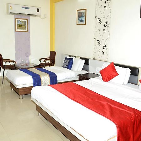 Hotel Neelkanth Residency Gandhinagar Dış mekan fotoğraf