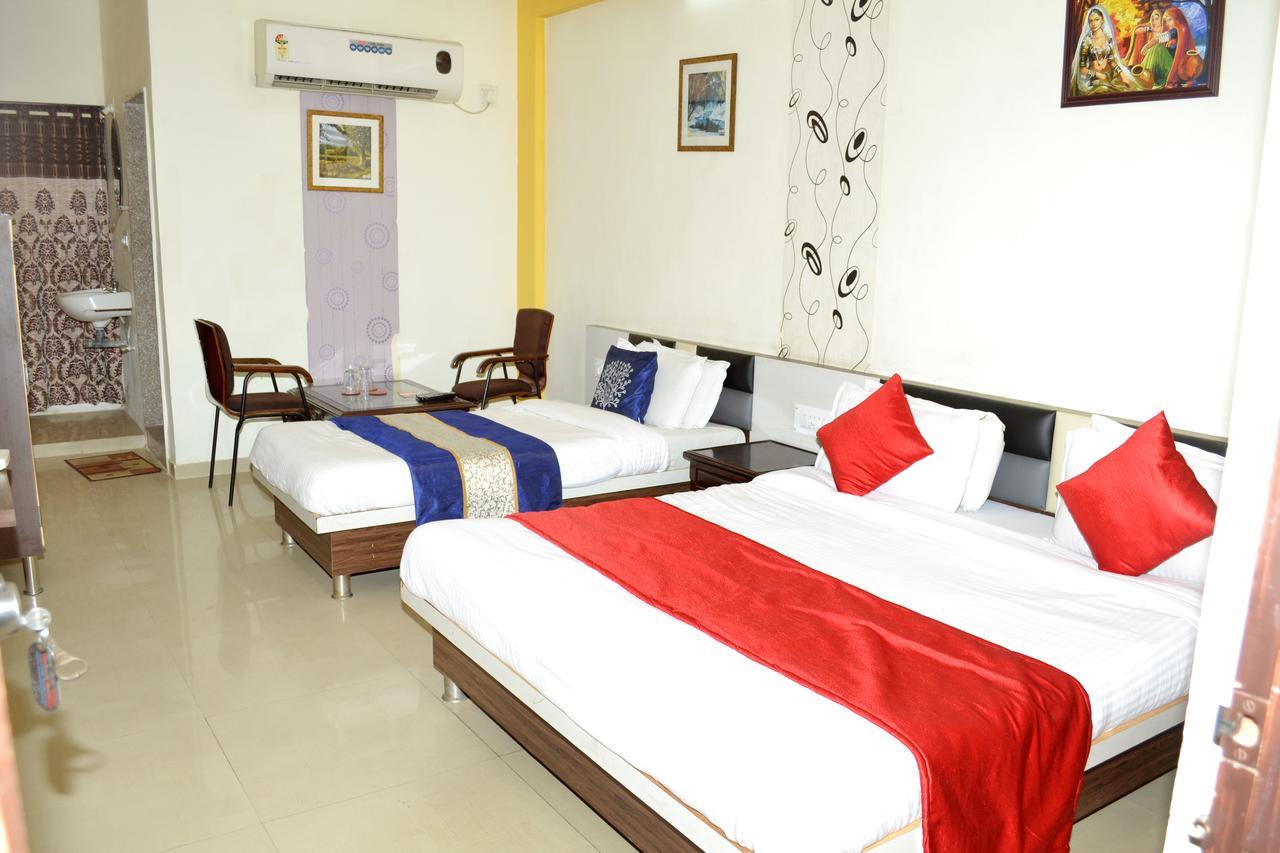 Hotel Neelkanth Residency Gandhinagar Dış mekan fotoğraf