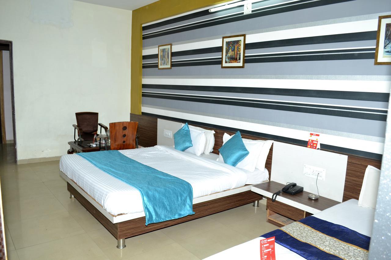Hotel Neelkanth Residency Gandhinagar Dış mekan fotoğraf