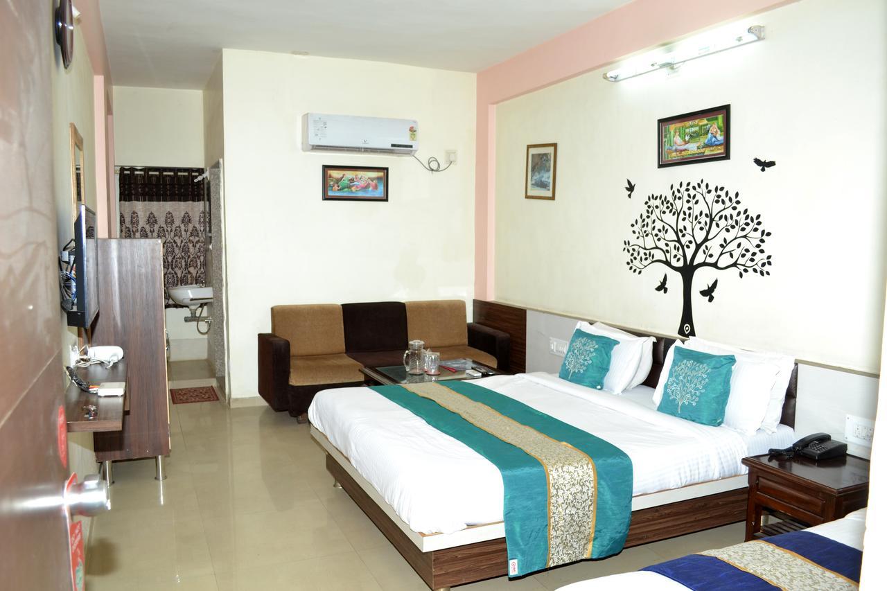 Hotel Neelkanth Residency Gandhinagar Dış mekan fotoğraf