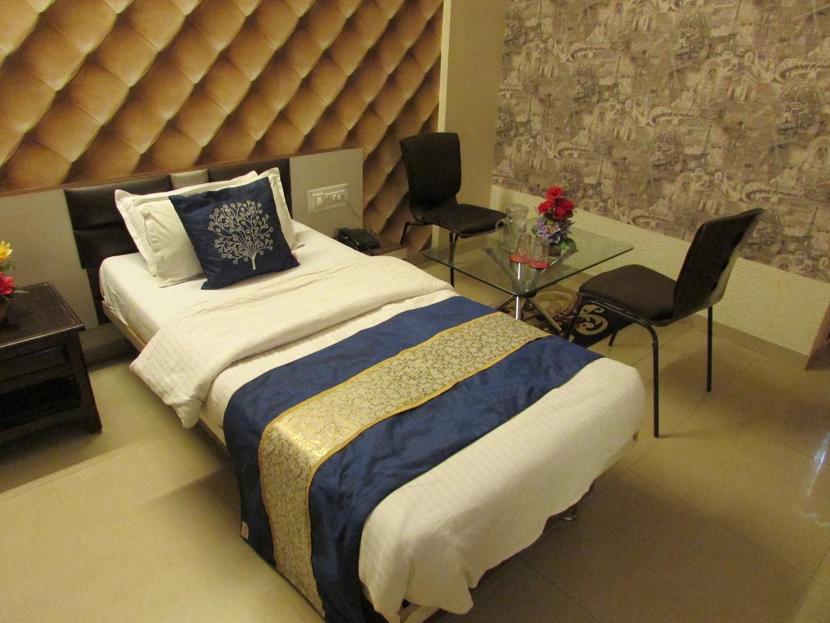 Hotel Neelkanth Residency Gandhinagar Dış mekan fotoğraf