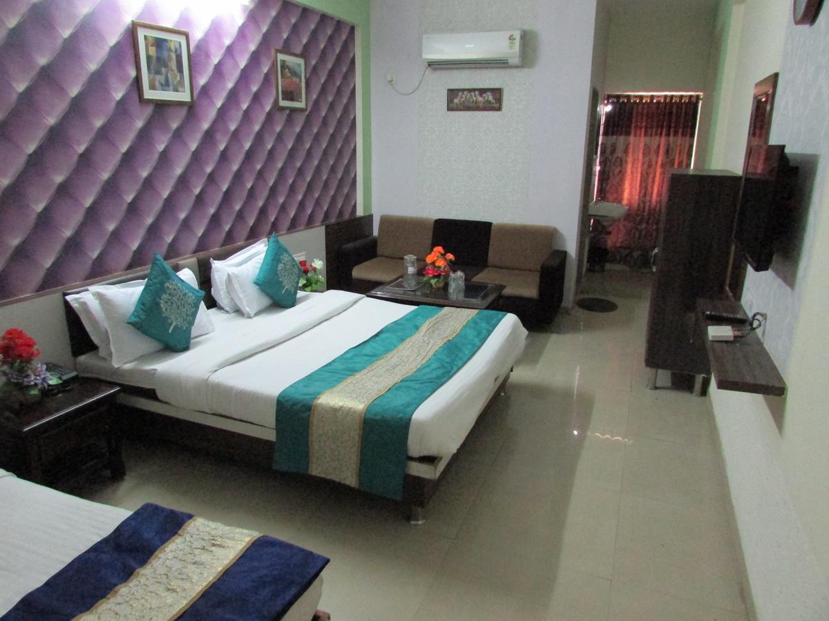 Hotel Neelkanth Residency Gandhinagar Dış mekan fotoğraf