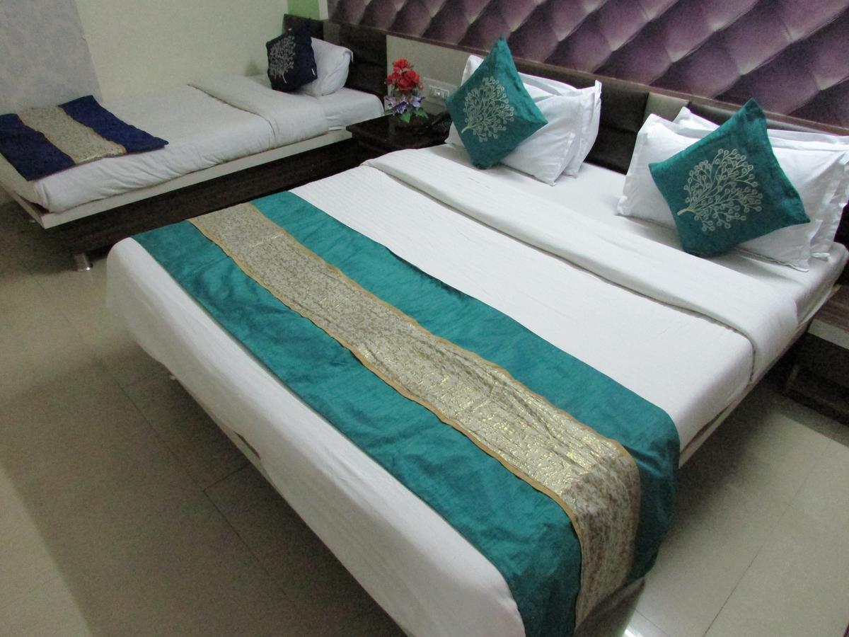 Hotel Neelkanth Residency Gandhinagar Dış mekan fotoğraf