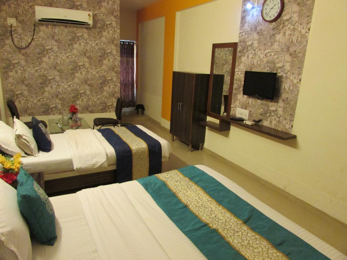Hotel Neelkanth Residency Gandhinagar Dış mekan fotoğraf