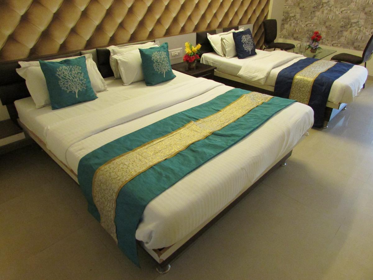 Hotel Neelkanth Residency Gandhinagar Dış mekan fotoğraf